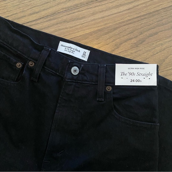 Ultra High Rise 90’s Straight, Short Length - Picture 4 of 8